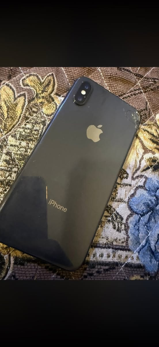 ايفون x للبيع
ذاكره 256
شاشه مبدله وظهر مفطور وبطاريه 100
فيس ايدي واكف
وبيت سيمكارت ماكو
90 الف 
بغداد

‭0787 877 8177‬
