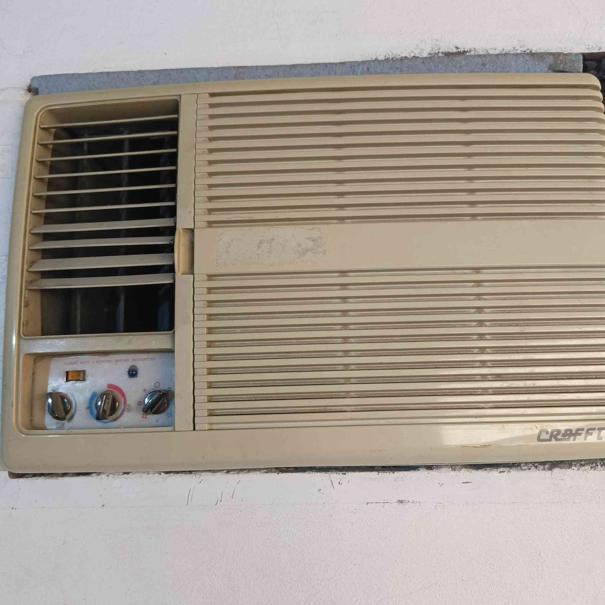 السلام عليكم. مكيف اكرافت السعودي 
سعر .. 250 ... وبي مجال
العنوان تحرير شارع 40
الستفسار عله هذه الرقم 
***********
