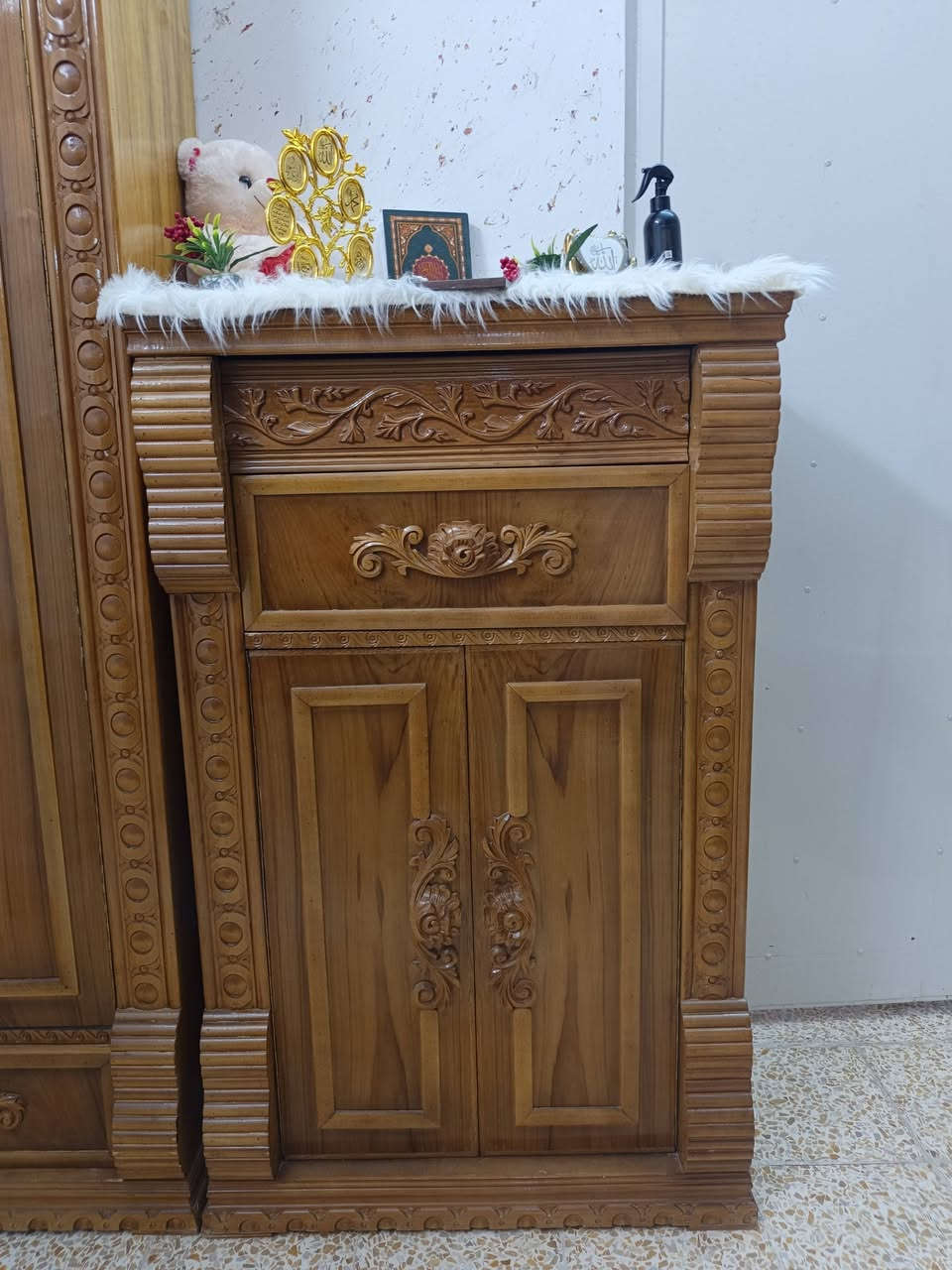 لبيع غرفه نوم فصال جديد خمس ابواب خشب عراقي ثقيل خمسه مليم السعر مليون  و400 وبيها مجال رقم ***********/      *********** اني مكلف بلنشر
