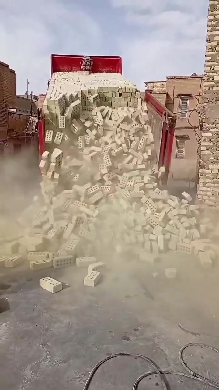 طابوكتنه وبس. خالي🧿 لا تدور، ولا تتعب.... ونكولها بكل فخر اتحدى واحد يعلق يكول غشيتونه... العدد كامل وزايد طبعا اهم شي العدد....؟؟    الطابوكه حلوه ونضيفه وبياض يخبل الاسعار كله جوه السوگ... وتدللون اتصلووا واحنه بالخدمه 😘   *********** 🌹***********🪬
 حياكم 🌿🌿❣️❣️❣️
