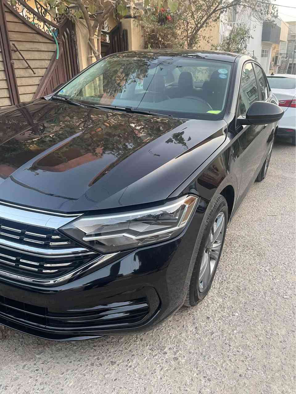 جیتا مۆدێل ٢٠٢٤  
بۆ فرۆشتن و گۆڕینەوە بە سەیارەیەک بە دڵم بێت
  مواسەفات  SE plas  فول فولە بەس ناو ڕەشە
  پانۆراما کوشن جلد کوشن خەزن کوشن کارەبا
 بەسمە شاشە لەمس کامێرە لایتی پێشەوە لید 
تەبریت  ٣ مۆدی لێخورین eco sport normal
کوشن هیتەر car play بلوتوز سوکان ڤۆلیۆم 
تەحدید سورعه usb سیستەم ئەندرۆید
ئۆتۆ بڕێک ئاوێنە کانی ڕادارە راداری پشتەوە
خەتی جادە برێک بەسمە دەرگای بەسمە
دووپارچەی بۆیاخە تەنها بۆنیدو چەمەلەخ 
ئێرباگی سیستەم کراوەتەوە
 هەندێ مواسەفاتی تریش
گێر و مەکینەی بەشەرت 
٥٠٠٠ هەزار کیلۆمەتر ڕۆیشتووە سەیارەکە لۆک لۆکە 
 چاڵ و سارد و شوختی نییە چوار تایەو ویلی لۆکی لەژێرە 
رەقەم سلێمانی هەموو شتێکی تازەیە تا ٢٠٣٠
شوێن:سلێمانی
نرخی 195 گەڵاو مەجال
***********
*********** السليمانية, العراق
