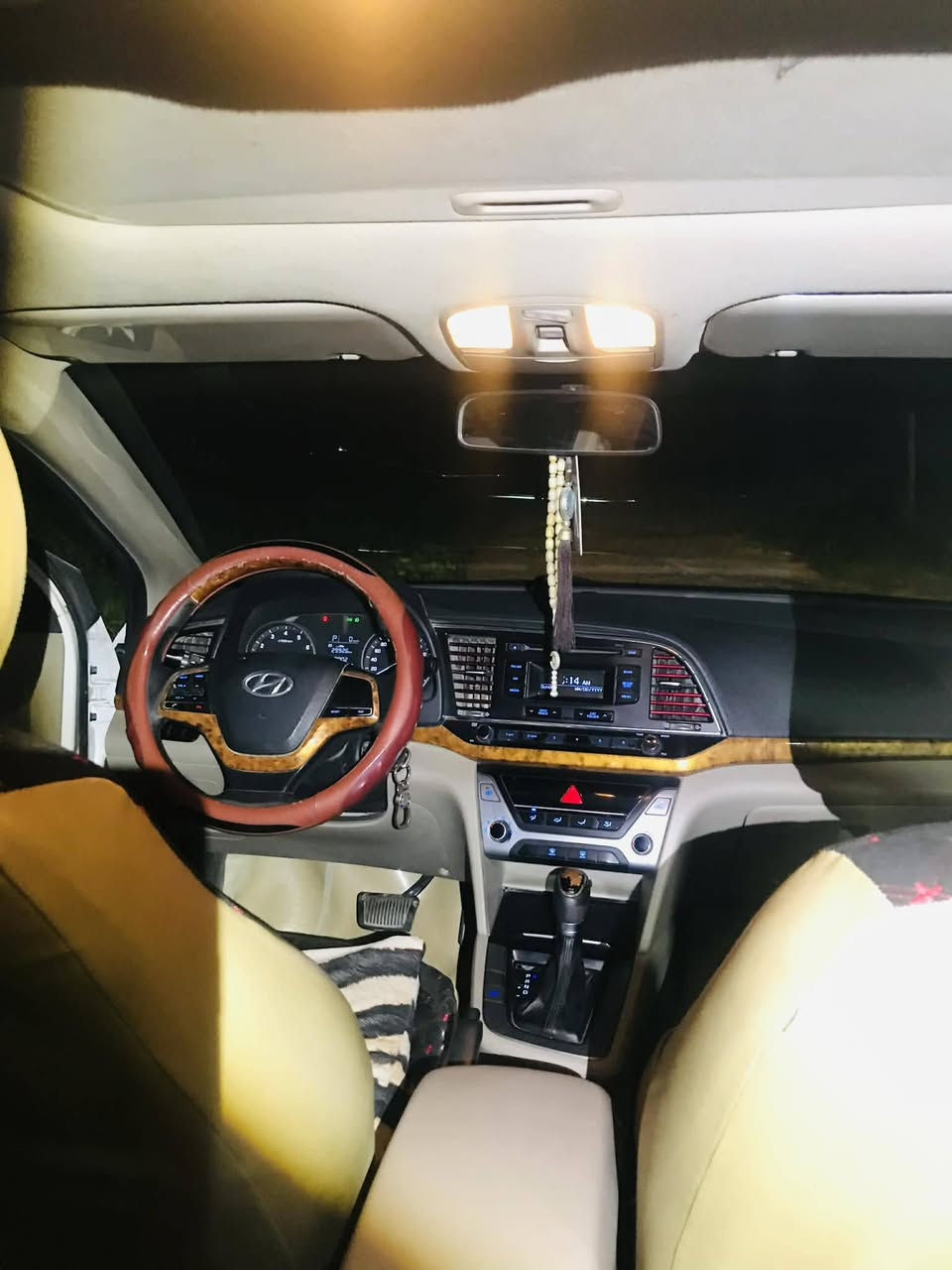 النتره 17  وارد خليجي    محرك 2000
رقم انگليزي     يوجد صبغ  باب الخلف الساق   

وبسمي تحويل ثاني يوم 

السعر 138 وبيه مجال 

رقم الهاتف.  ***********
