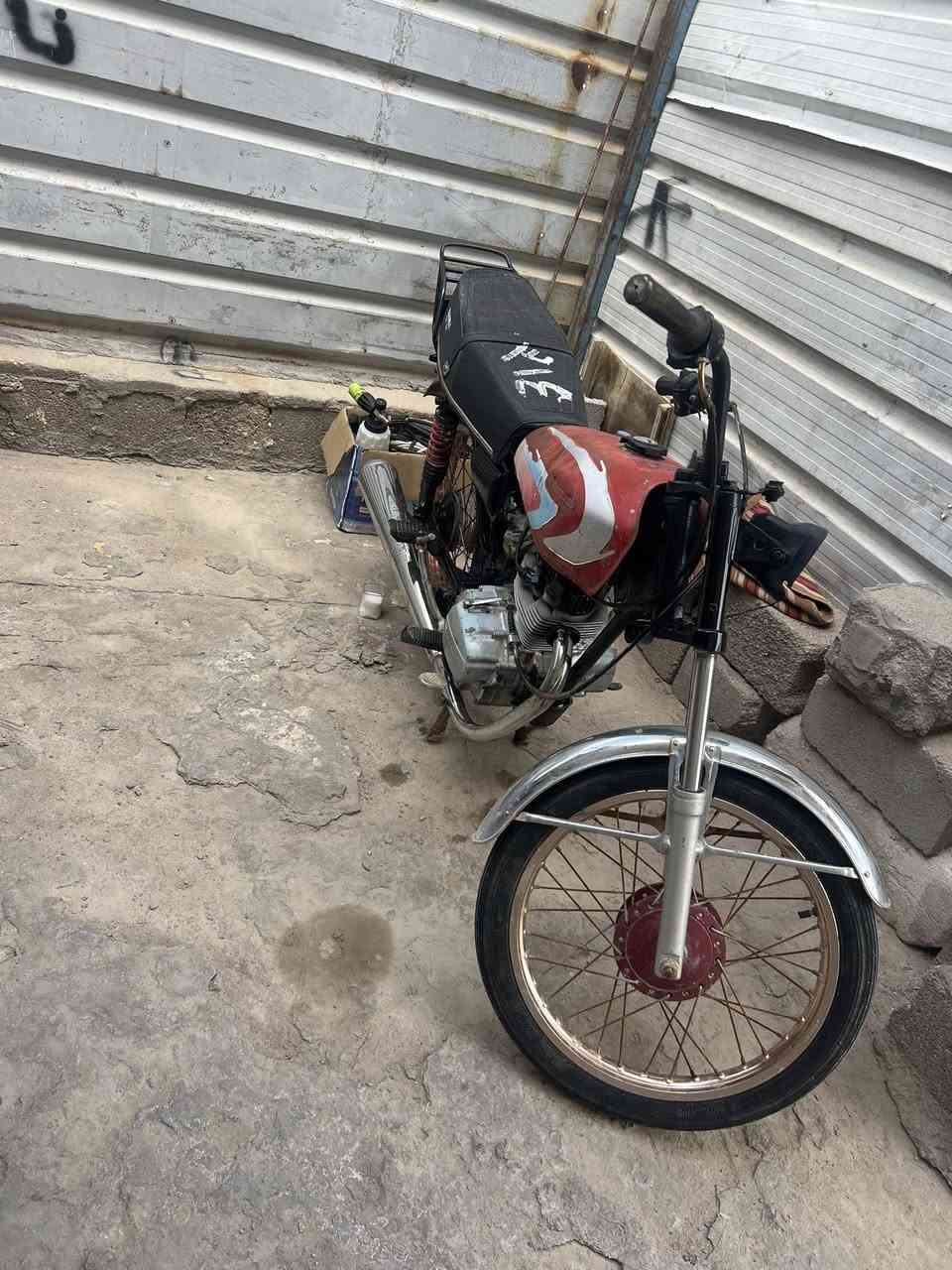 دراجه مكينه نيرجي شاصي نامه شلامجه الاصلي شرط دراجه حلوه ورزنه فول نضافه مكينه ناعمه وحلوه مكاني البصره ابو الخصيب سعرهاا ٣٥٠ وبيها مجال رقمي ***********
