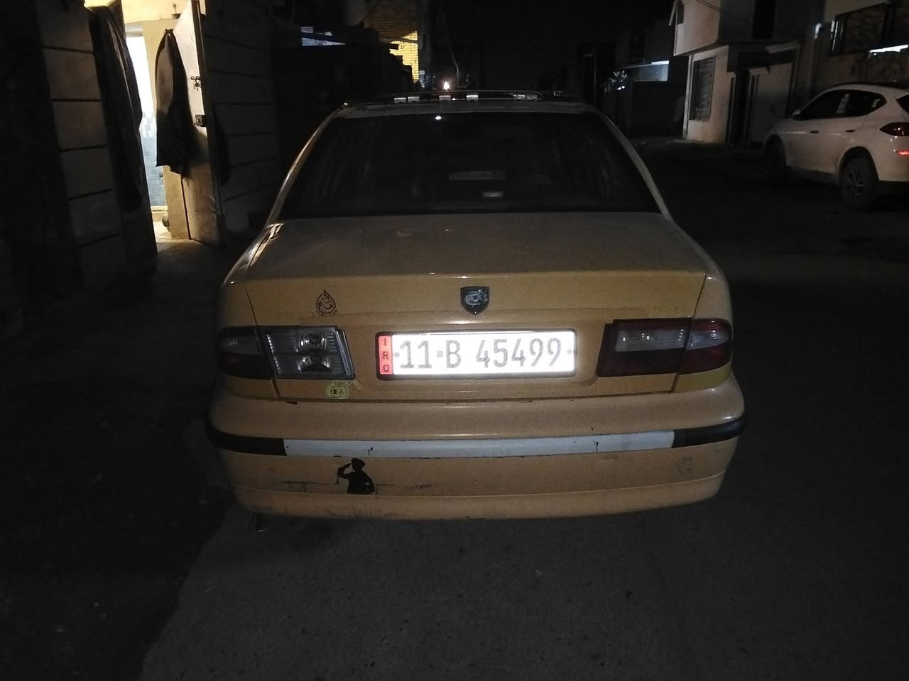 سلام عليكم سمند موديل 11 رقم بغداد مصفره هيئة وغرامات بسمي تحويل ثاني يوم جاملغ الخلفي بي صبغ والامامي مكينة فرنسي قطرة بل النص وكير خير من الله تخم تاير التبريد ثلج هسه مسوي جديد مكان بغداد مدينة الصدر السعر 29 وبيه مجال اتصل وخادم *********** ***********
