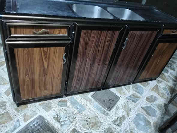 كونتر كامل تلث أمتار نظيف كلش مكاني حي العروبه ابيع مباشر ماعندي حجز السعر 225 وهذا رقمي ***********
