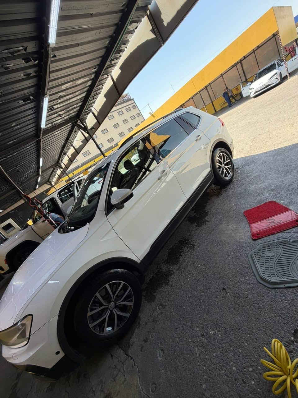 تيگوان موديل ٢٠١٩ فول فول دووو پارجة هه يه چاملغ و بؤنيت  سبوغه گير و مه كينه ته بريد هه مووي به شه رت مواسه فات سلايته شاشه يه كوشين جلده به سمه يه پانؤرامايه له هه وليرم نرخي 135 وه ره قه و معامه له يه ژماره ي مؤبايل *********** أربيل, العراق
