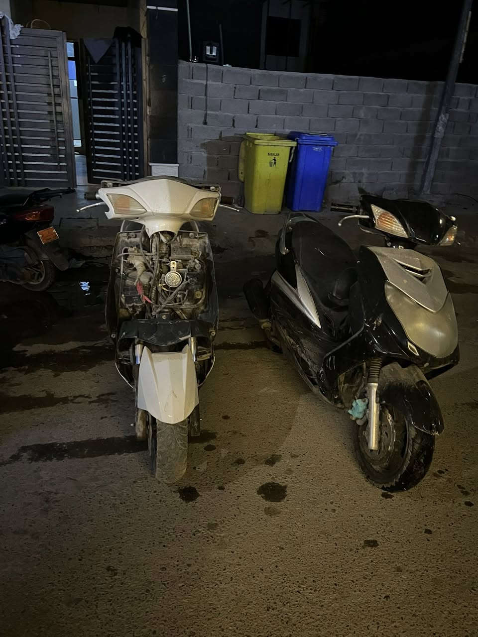 سلام عليكم حبايب سكانس ثنين وحده نوزل ووحده كابريتر ثنينهن مكاينهن شغالات وناعمات يرادلهن ترتيب متروكات نواقصهن بسيطات اكفلهن عشائريا وقانون مكانهن بغداد صالحيه *********** وعندي غراض تفصيخ كلشي عندي رايديهن ب٦٥٠وبيهن مجال
