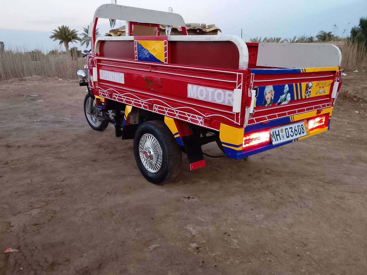 سلام عليكم ستوته البيع مكفولة كفاله عامه وراق اصليه شاصي ركبه كفاله موديل 2013 مكينه 2020 سعره 1250 وبيه مجال بصيط مكاني بابل شوملي رقم ***********
