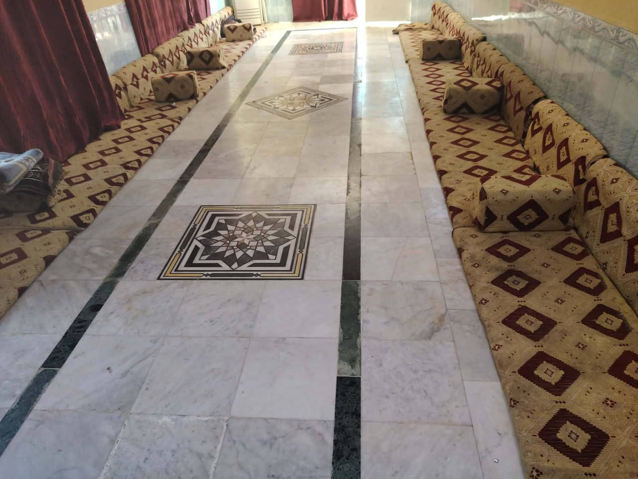 ديوان نضافه 50 بالميه
سعر 250 وبيه مجال 

12 دوشك

21مسند

9تكيات

زاويات 2 

امكان بين نصر والرفاعي


**إذا كنت صاحب هذا الإعلان وتريد حذفه لأي سبب، رجاءا أرسل رسالة إلى الدعم الفني**