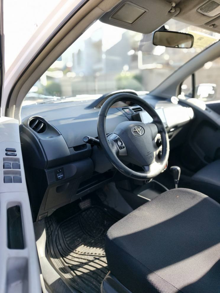 یارس 2009 سپی بەفریە
تۆماتیک چوار ،جام کارەبا ، ئاوێنەکارەبایی
شاشە و کامیرە و حەساسە ڤۆلیۆمە
چوار تایەی و ویلی نوێی لەسەرە
سەنەوی و  ژینگە و هەزەی نوێیە
بەبێ سبوغ و تعدیلە
سەیارە زۆر خاوێنە 
گێڕ و مەکینە و تەبرید و تەحویل بەشەرتە
سعری 92 وەرەقە و مەجالێکی زۆۆر کەم 
شوێن هەولێر
موشتەریت پەیوەندی بکە
*********** واتساب ،ڤایبر أربيل, العراق
