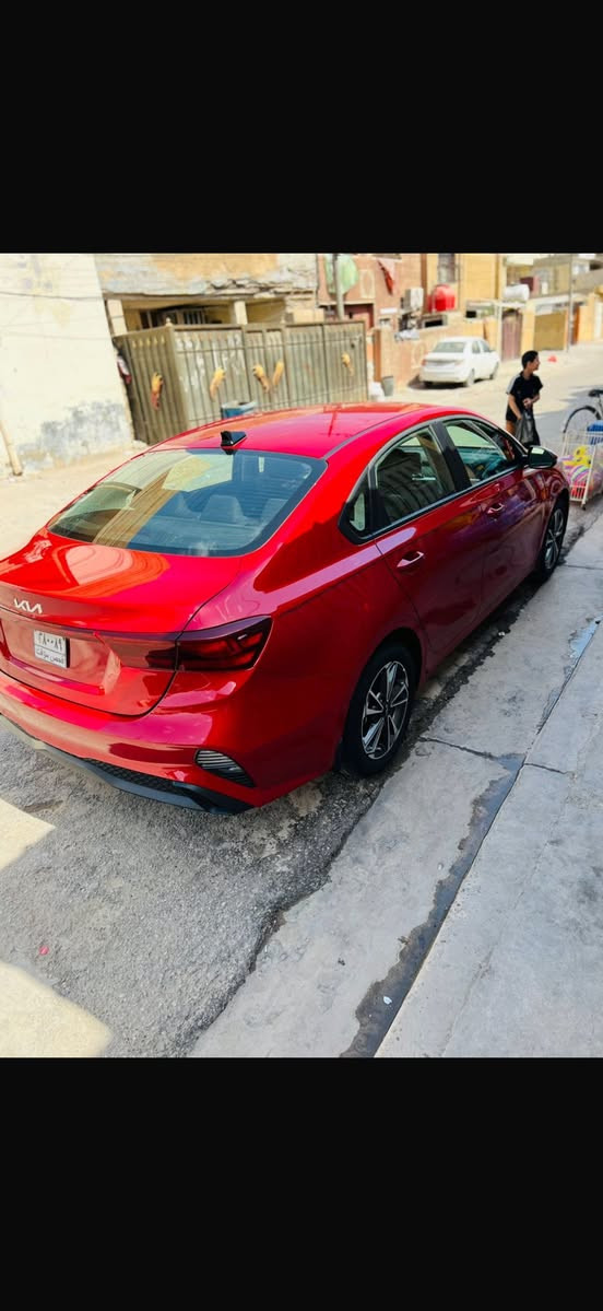 كيا فورتي مديل ٢٤ LXS
وارد أمريكي بدون رقم 
منفيس بسمي 
مواصفات نص فول بدون ايرباك سيارة 
محرك ٢٠٠٠ دوش 
ماشية ٣٠٠٠ 
حادث سيارة تخريب 
تبديل بيبان ثنين اصلي نفس الون 
بدون صبغ سيارة بس الدوسة 
بارد بل جاملغ الأمامي الأيسر 
صوّر الحادث بل منشور 
مكان سيارة بغداد 
***********
