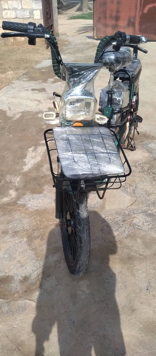 السلام عليكم بايسكل شحن للبيع  حجم 20 ما ابي اي نقص  باسكل فول السعر 400وبي مجال المكان  ديالى كنعان الاستفسار على هذا الرقم ***********
