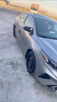 كيا فورتي 2023 أمريكي كندي ماشيه 36ميل حادث خفيف بدون دواخل موضح بالصو...