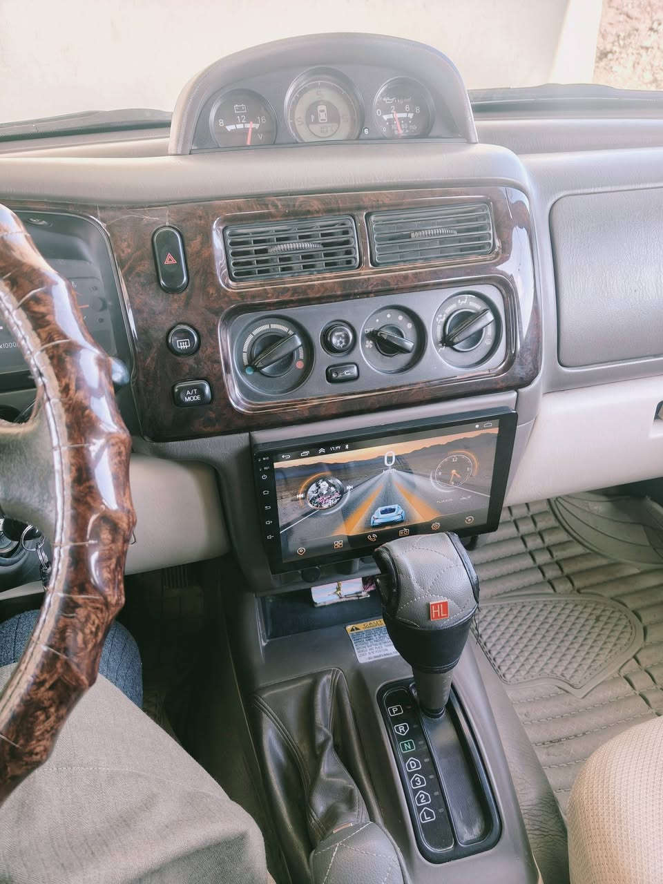 ناتيفه 2008 رقم دولي بسمي مكفوله كفاله عامه مكينه جديد كير اكسن فور ويل كله جديد 110اوبيه مجال سياره مال جناي ***********
@إشارة
