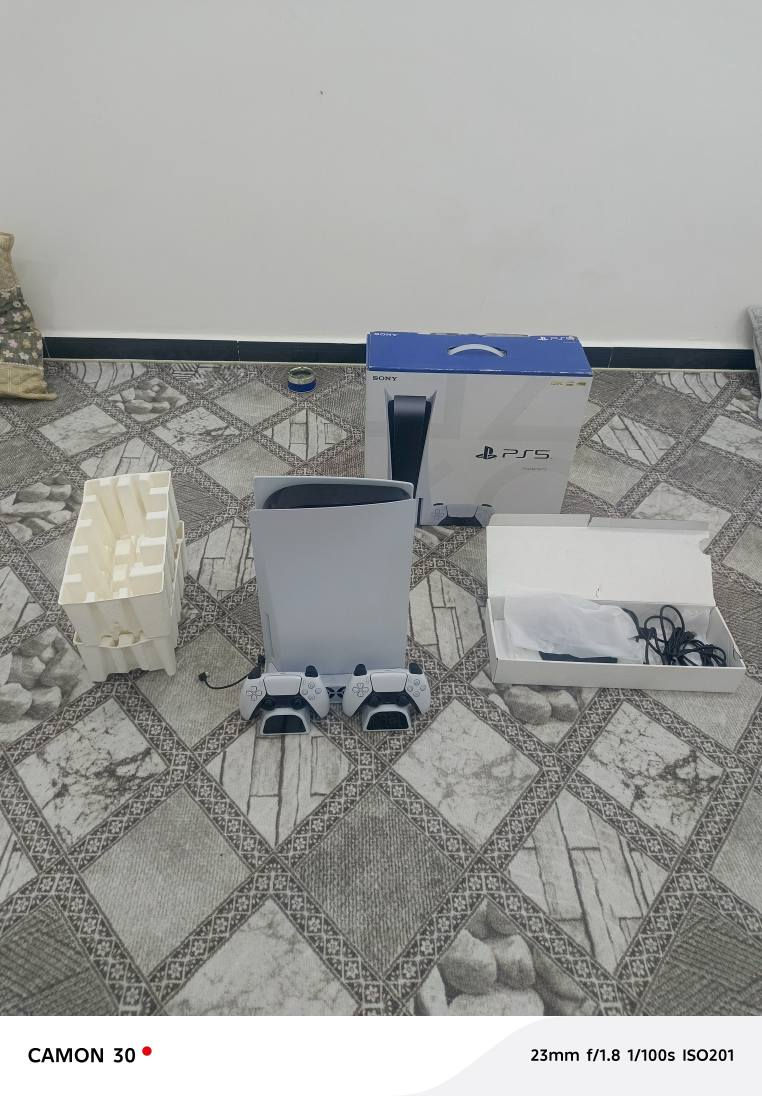 بلي فايف اخو جديد بيع او مراوس وياه جوستكات 2
مع فان تبريد اخو جديد مكاني بصره شط العرب,*********** البصرة, العراق
