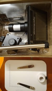 مجهر إلكتروني • غير مستخدم • توصيل متوفر