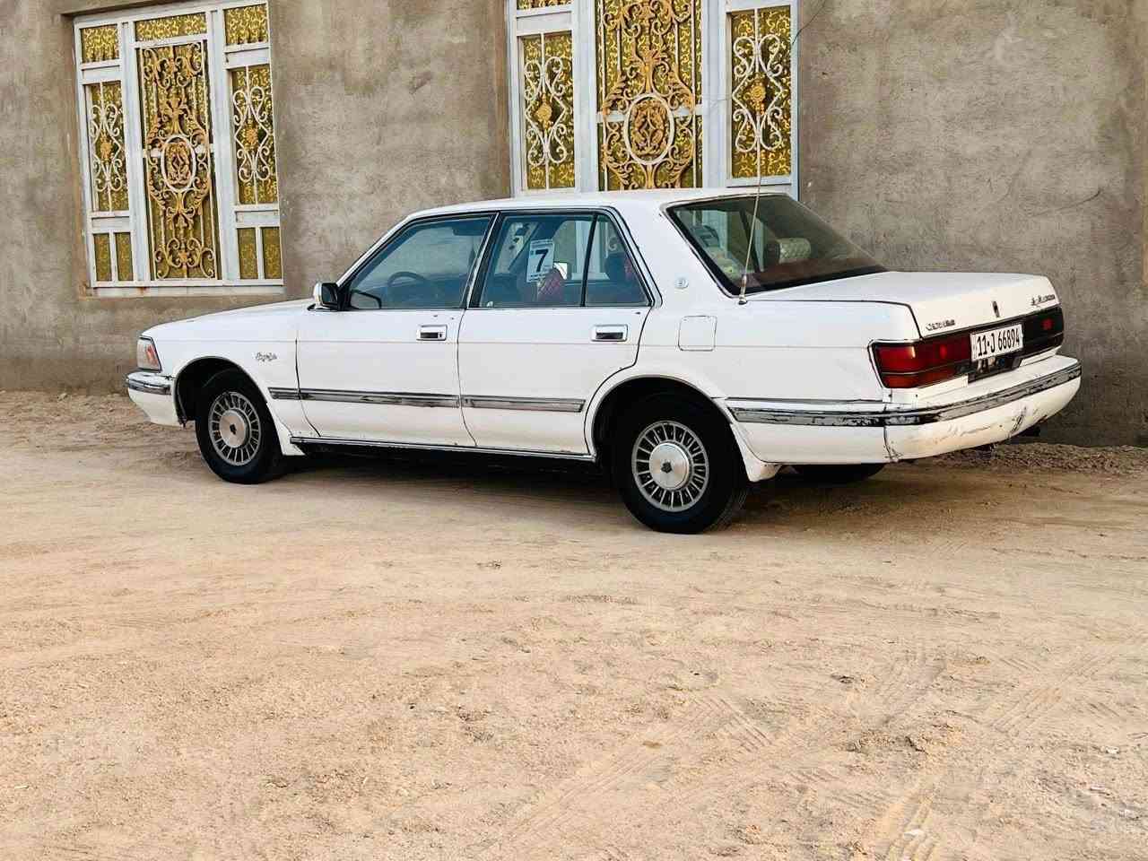 السلام عليكم سيدان ايسر بلاد مديل ٨٩ رقم بغداد مداور ثاني يوم سنويه لل٢٠٣١  مكيه كير فيفيتي شرط. 
السعر ٤٣ وبيه مجال بسيط 
مكان السياره سوق الشيوخ ***********
