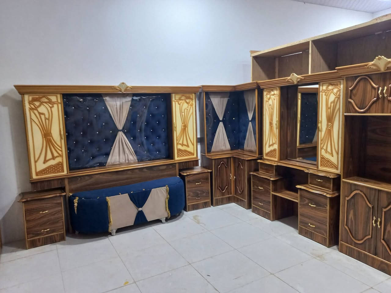 غرفة نوم صاج عراقي للبيع السعر 1100 وبي مجال العنوان الرمانه قرب الجسر للاستفسار الاتصال على الرقم ***********
