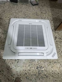 سبلت نوع كري ٣ طن انفيرتر مستخدم قليل نطافه فول مكاني الغدير ٠٧٧٠٢٥٠٥٢...