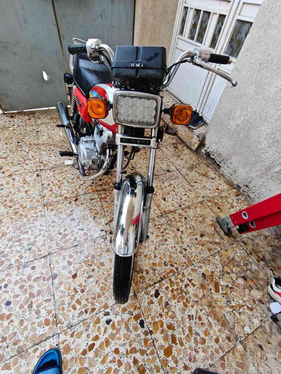 سلام عليكم دراجة للبيع نامه بدون مكفول عشائرين بس باتري تشتغل كهربائيت السعر 550      ***********
