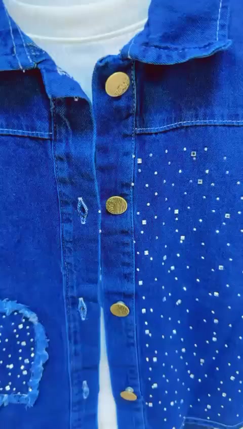 طقم وبدلات بناتي 🤍
عنوان المحل سوق شمري مقابيل طالب ابو الملابس 🤍 

واتساب ***********
