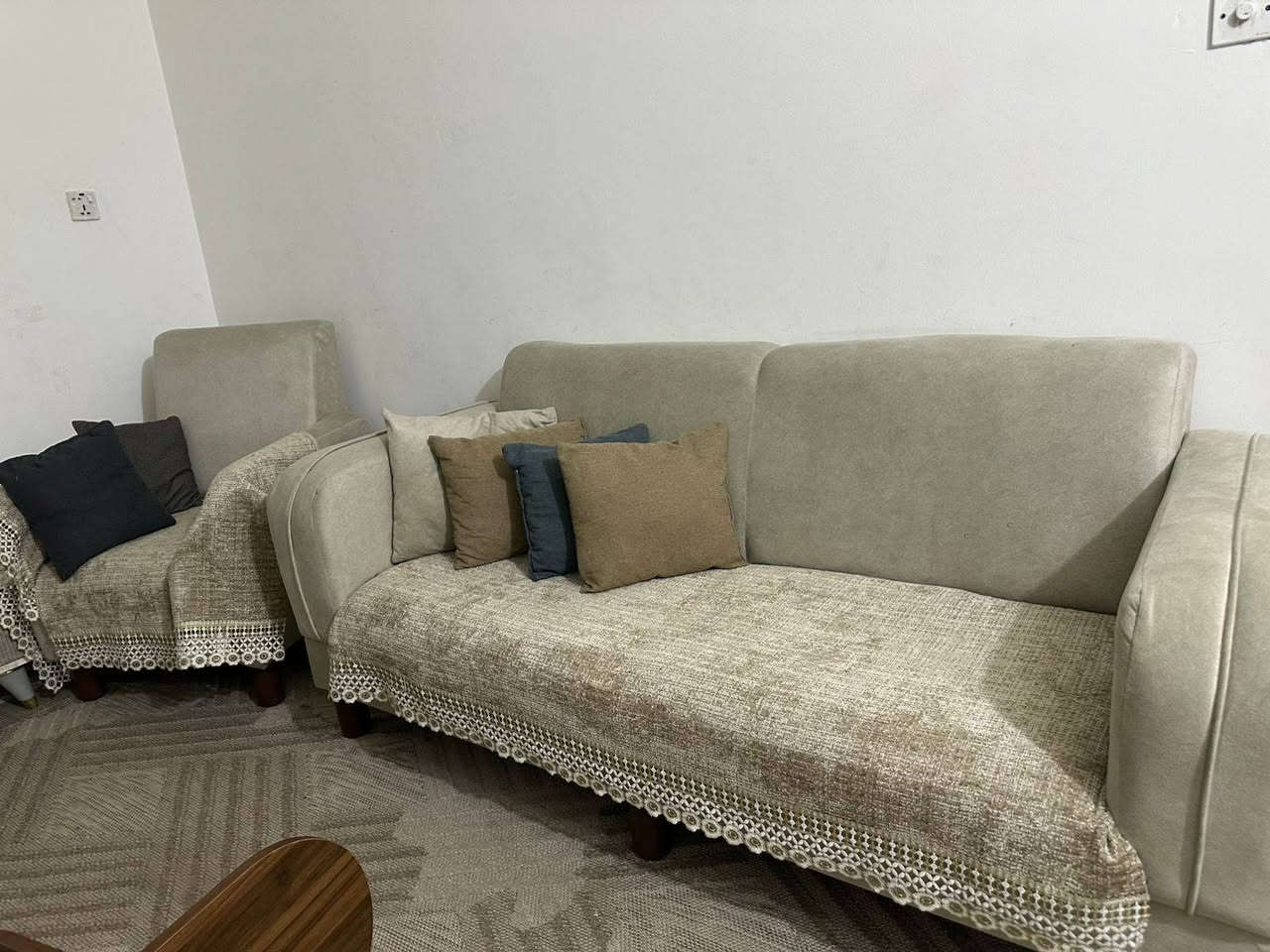 تخم شهر واحد مستخدم حتة ميعتبر مستخدم ٧ مقاعد وميز بلازمة الميز ٤٠ الف 
والتخم ٥٥٠
يغداد


**إذا كنت صاحب هذا الإعلان وتريد حذفه لأي سبب، رجاءا أرسل رسالة إلى الدعم الفني**