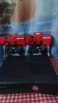 XBOX 360...👇👇 . اكس بوكس 360....للبيع... . . نضيف. جداً جداً  ..100٪ م...