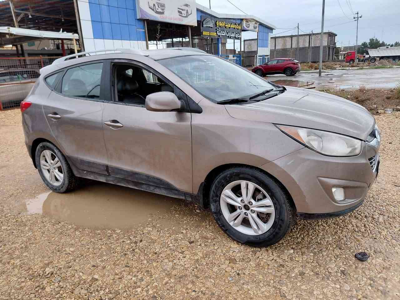 السلام عليكم
توسان 2011 وارد امريكي سعره 105 رقم بابل محرك 2400 دوش بيه رشات صبغ ابيع حزام رقم الشاصي بالمنشور  مكان السياره بابل للاستفسار اكثر اتصال 

***********
