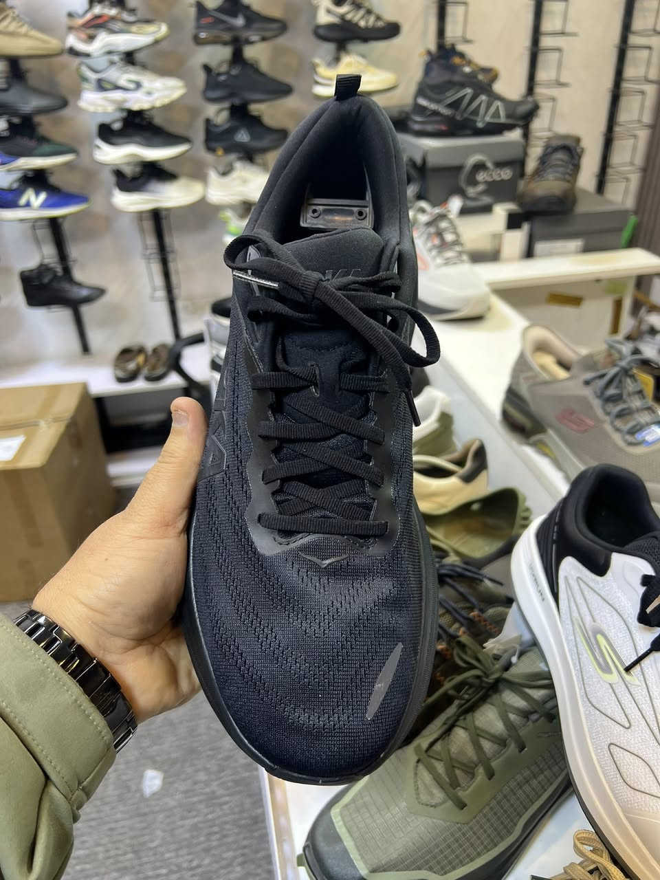 هوكا بوند 8 وكاله جديد اصلي طبي خفيف جدا مريح 

…………. قياس49 وثلث………… طول القدم32


**إذا كنت صاحب هذا الإعلان وتريد حذفه لأي سبب، رجاءا أرسل رسالة إلى الدعم الفني**