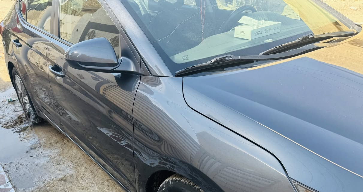 النترا20فول بصمه.  شمالي باسمي ماشيه 85 صورحادث موجده بيه قطعتين صبغ. قطعه. تبديل بلادي. سعر130بيه مجال ***********
