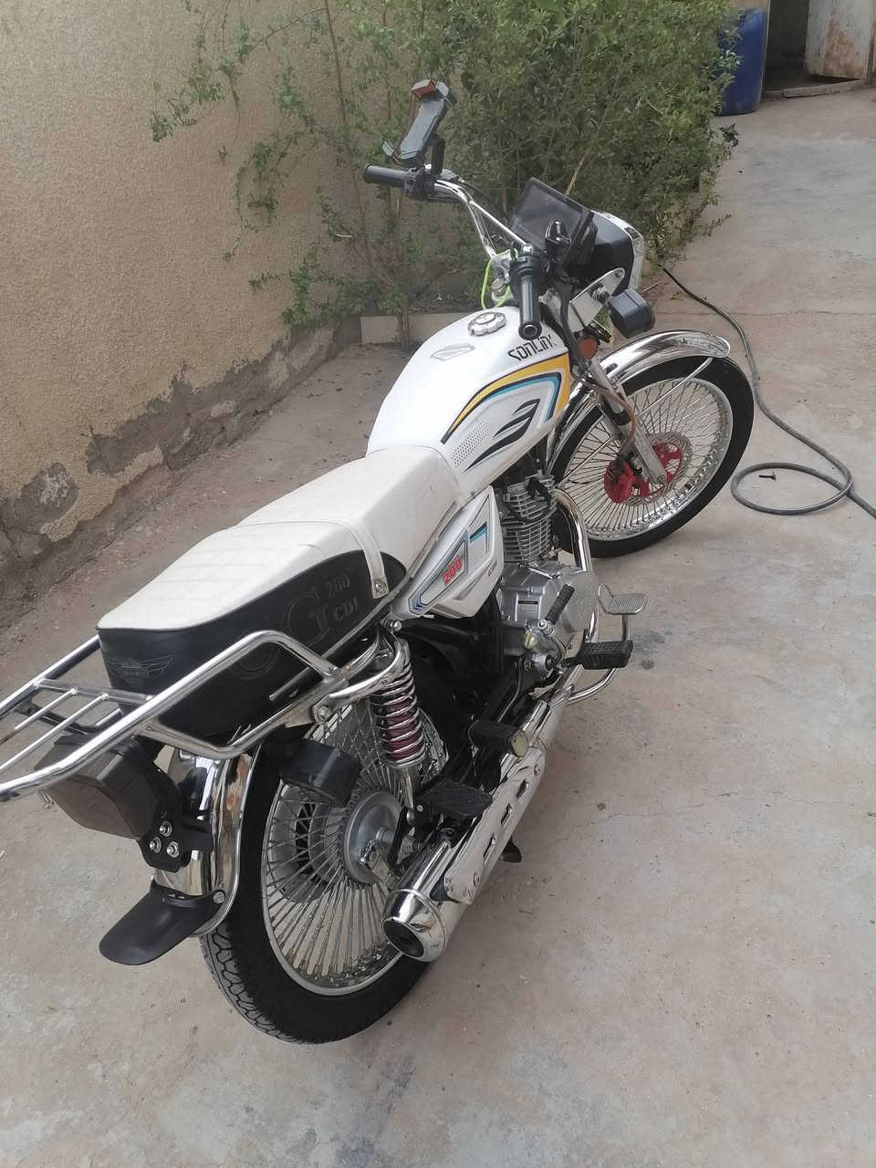 السلام عليكم تايكر 5 نمر 2025 للبيع 
دراجه نضيفه مكفوله سعر 650 وبيها مجال
مكاني واسط الصويره ***********
