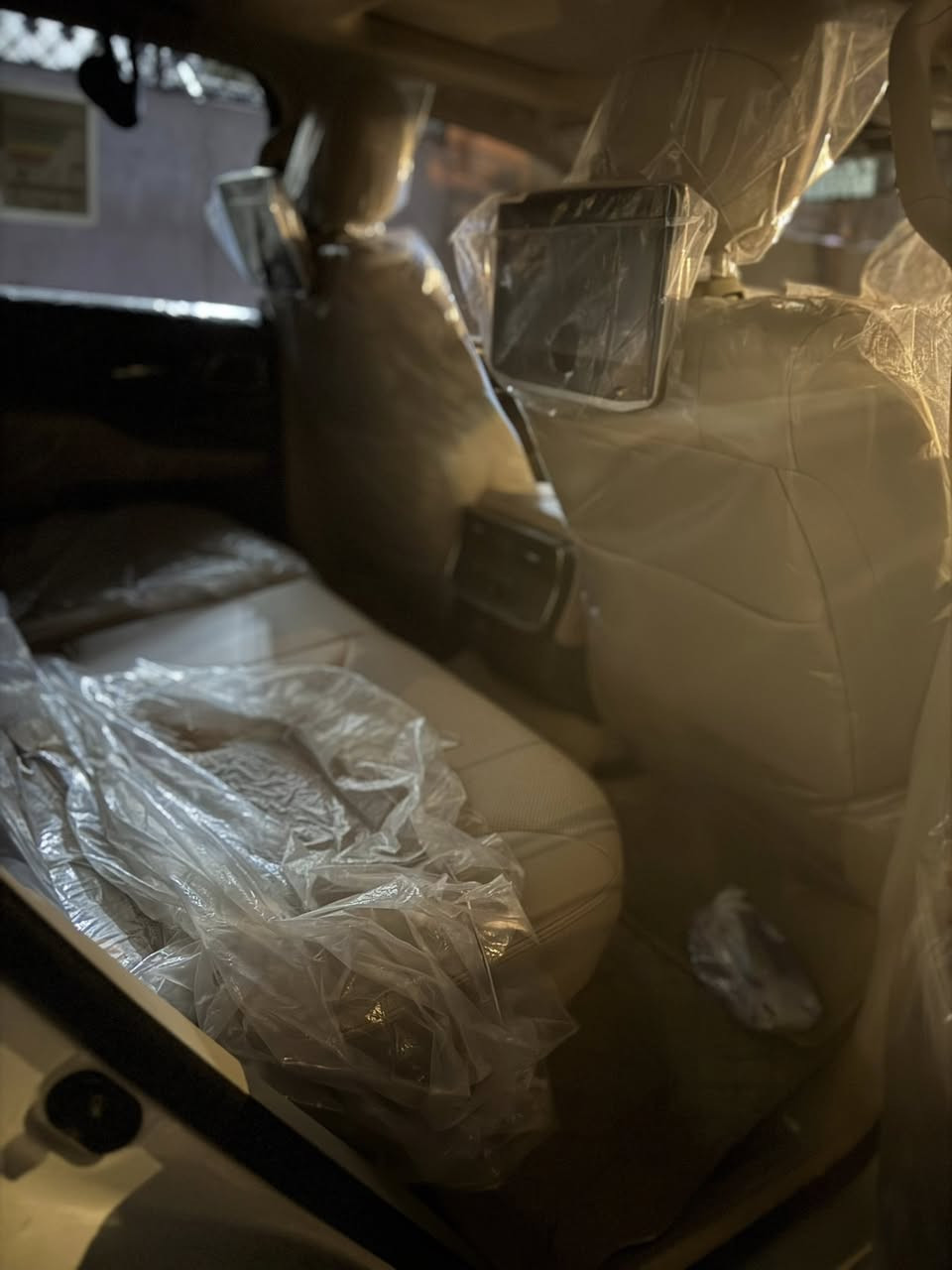 السلام عليكم 
لاند كروز البيع 
2024
ماشيه 16الف 
وسعرها 735ورقه وبيها مجال
العنوان البصره 
رقم الهاتف ***********
