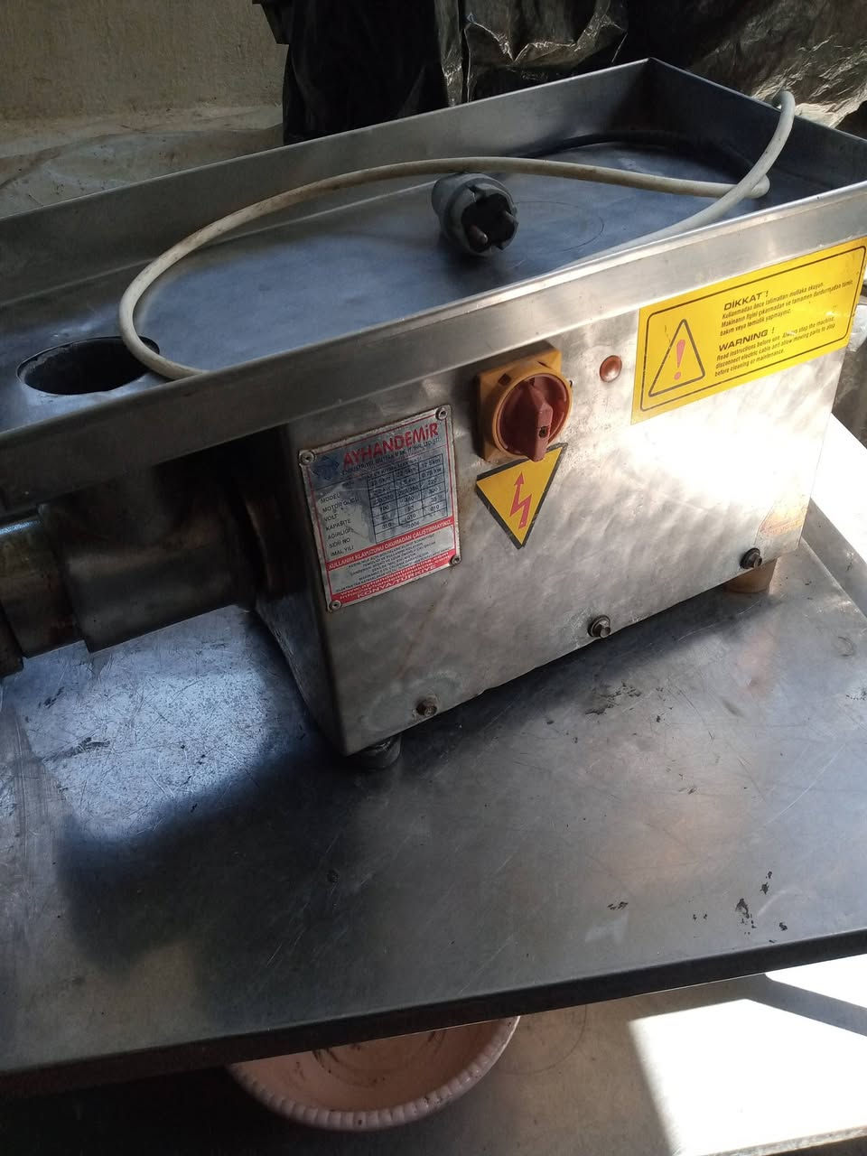 السلام عليكم اغراض مطعم للبيع كاشير سستم كامل مع نظام مطعم 450 الف مثرامه حجم 12 تركيه 175 الف براد مقبلات منضدي 200 الف بغداد ***********
