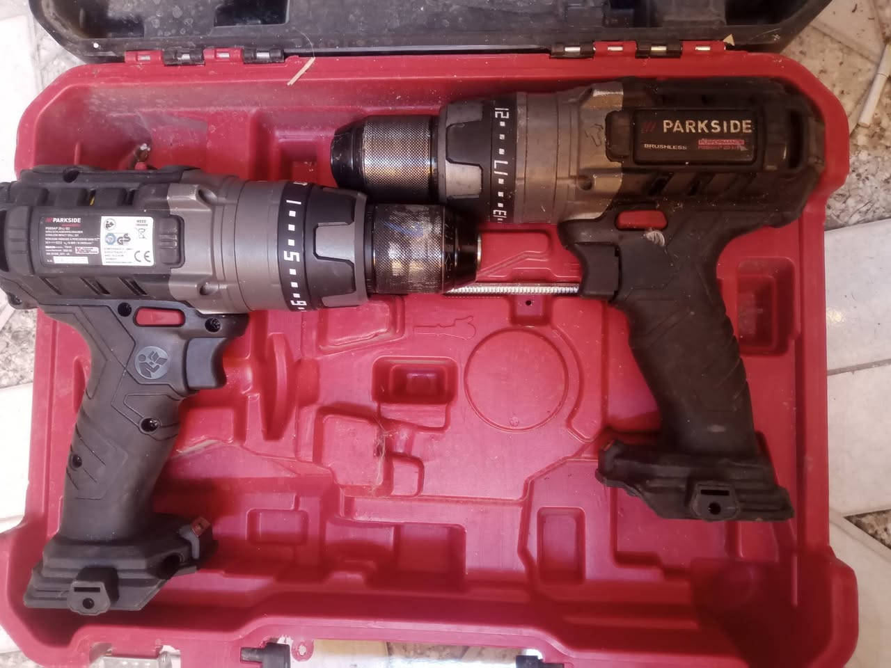 السلام عليكم
دريل بارك سايد باله الماني الاصلي مستخدم
استخدامات فتح و شد و ثقب
بدون بطاريه وشاحنه
فقط دريل وجنطه شرط العمل 
متوفر باعداد وفيره
السعر 60 وبي مجال بسيط التواصل ***********
واتس اب + ماسنجر
