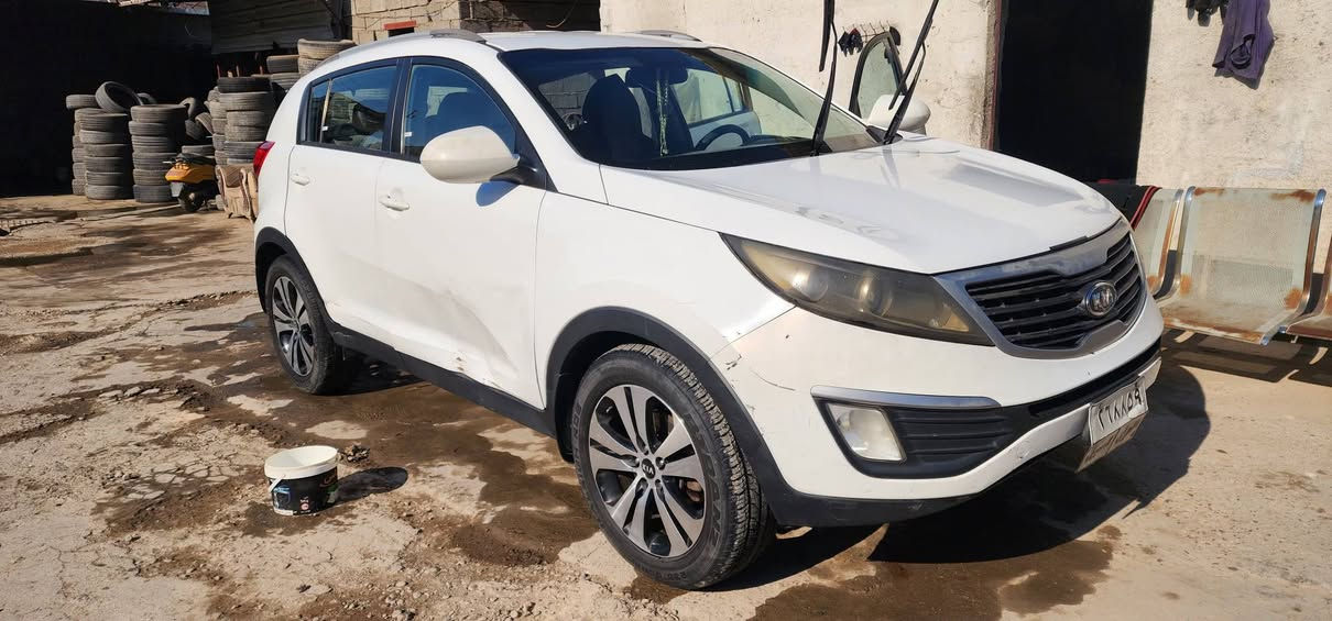 السلام عليكم
سبورتج خليجي محرك ٢٠٠٠ دوش رقم شمالي ضرر الباب الأمامي الأيمن السعر ١٢٠ ورقه ..
مكانها حي الجهاد
***********
