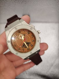 ساعات يد • للبيع