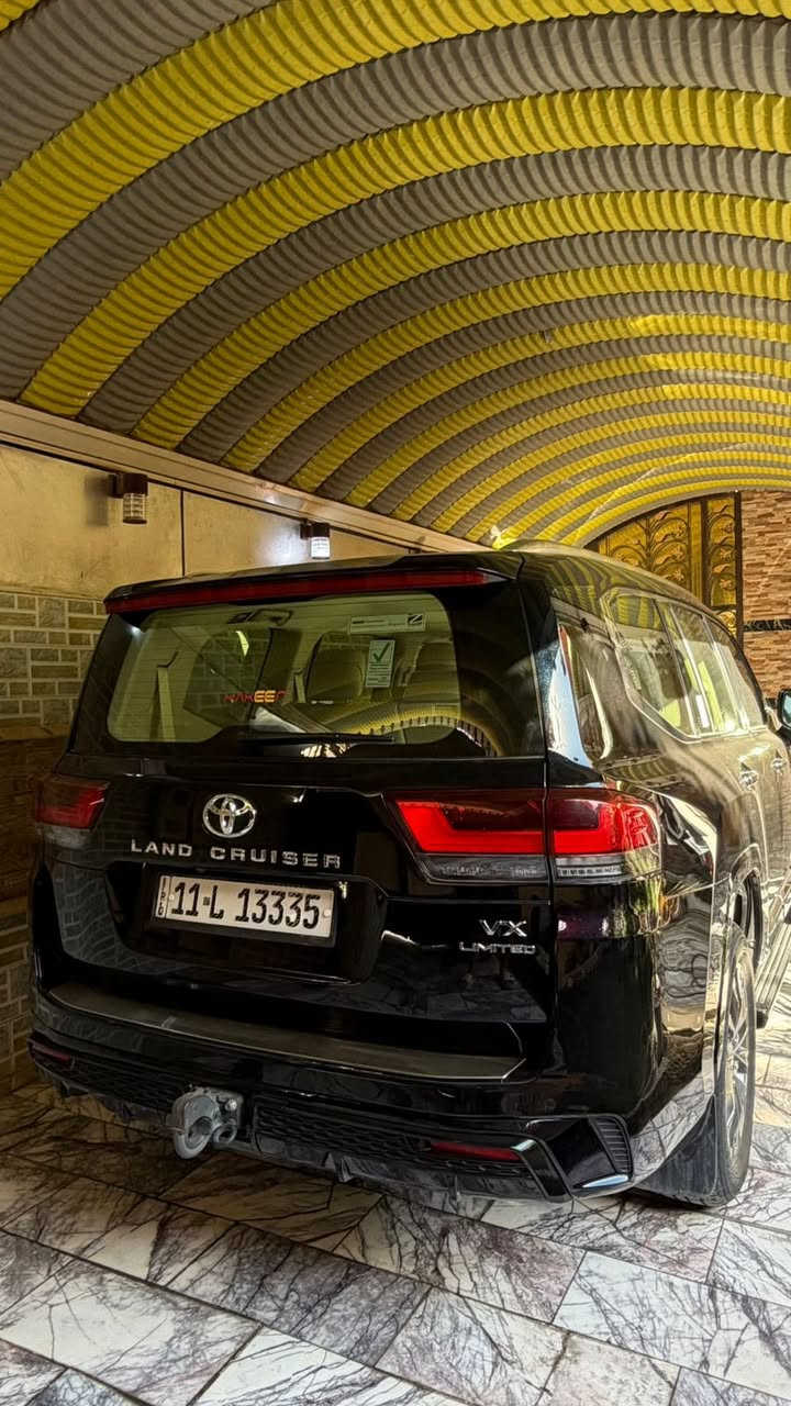 السلام عليكم للبيع لاندكروز 2024 مواصفات بريم باب اول اصلي VX  لمتد بريم ماشي 25   مكينة 4000 تنفس طبيعي 6 سلندر 3 شاشات ام التطبيق  

السيارة مكفولة كفالة عامة 

المواصفات VX لمتد  لحايا و لد امامي اصلي 5   بصمات كامرات 360 درجة كشنات كلها تدفئة تبريد كهرباء الأماميات و الخلفيات رادار امامي و خلفي 7 راكب كهرباء 8 ايرباك 3 قطع تبريد سماعات JBL لد امامي كشنات جلد شاشة وسطية كبيرة تحكمات استيرن جهتين ثلاجة فوريل تشغيل عن بعد مري شفط مري قلاب كامرات بالمري كشن خزن ميموري وباقي المواصفات المعروفة 

السيارة كلها عدتها و غراض الشركة  موجودة السماعات الخلفية و غراض الشركة بعدها بيها موجودة 
مكان السيارة نجف 
سعر 745
رقم الهاتف ***********
