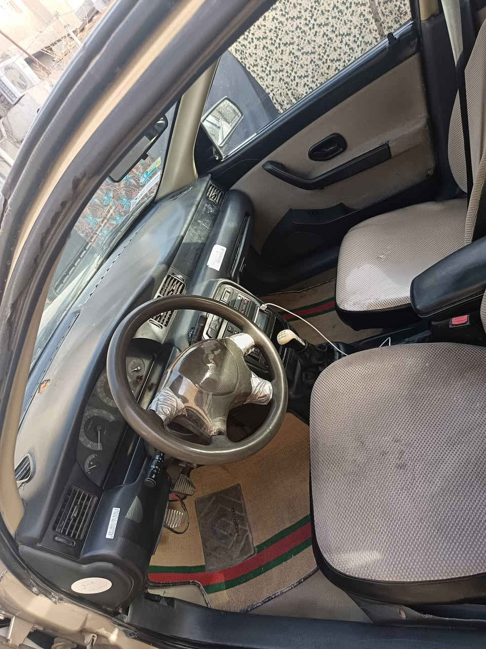 السلام عليكم
سمند ٢٠٠٩ للبيع محرك جديد صدر نص عمر السياره نضيفه مابيها خياسات شواصي نضيفه بيها ضربه موضحه بلصوره وره بيدي نضربت وبيها بارد قليل باب الصدر تخم تاير جديد باتري جديد السنويه لل ٢٦ شهر ال ٥ مكان السياره بغداد الشعب السعر ٤٠ وبي مجال للاتصال ***********
