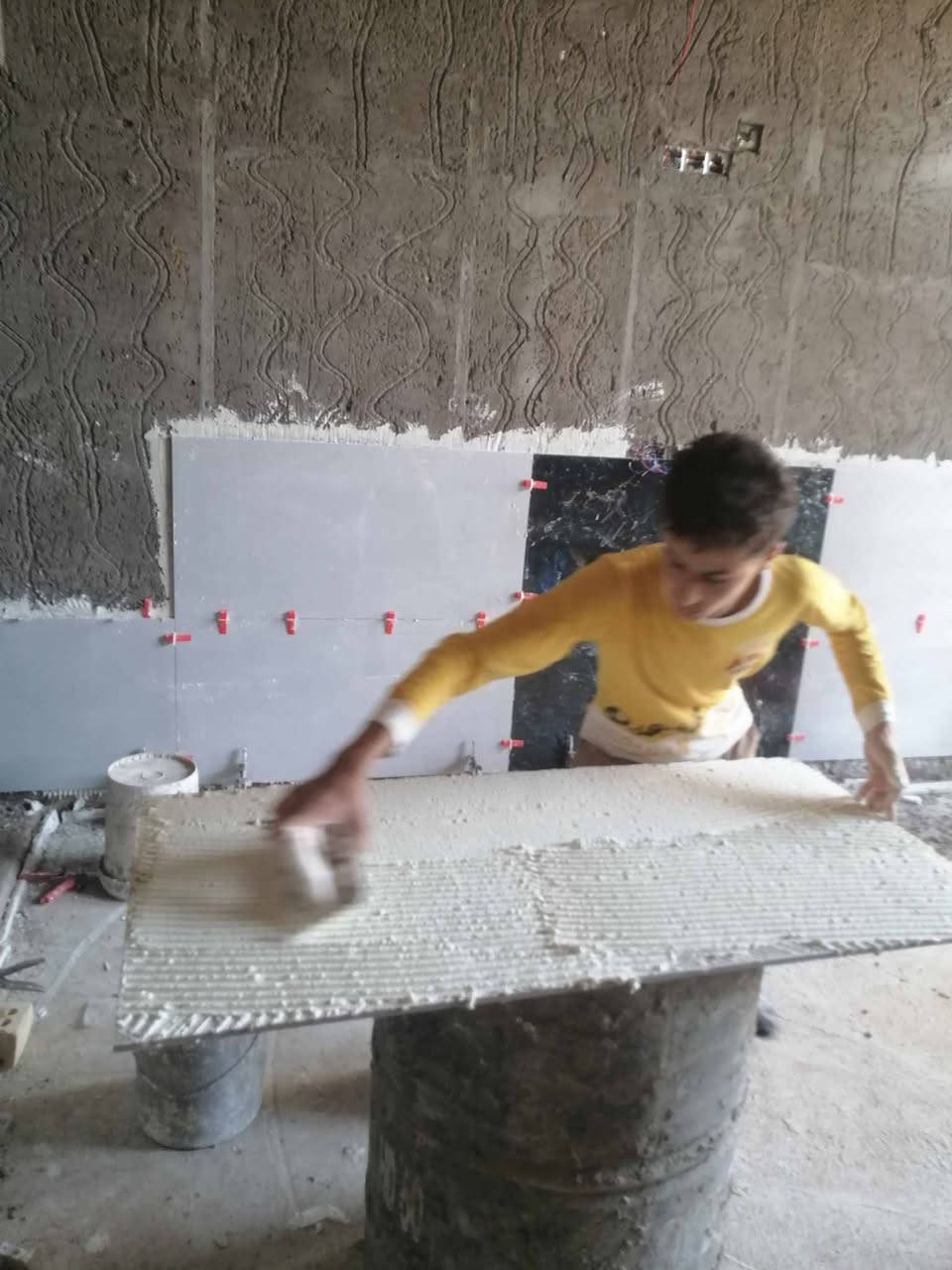 سلام عليكم خلفه سيراميك بورسلين مرمر جداري أرضي درجه اولى مكان نجف متفرغ حالين رقمي ***********
