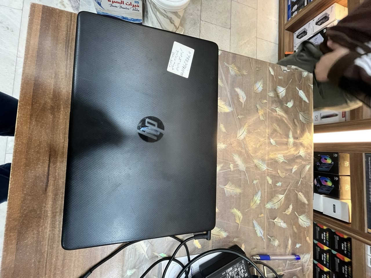 � لابتوب HP للبيع – نظيف وجاهز للاستخدام 

 HP Laptop 15 – Core i5 جيل 11  RAM 16GB  Windows 11 Pro

لابتوب ممتاز جدًا وسريع، استخدام نظيف، مناسب للشغل، الدراسة، الأوفيس، البرمجة، التصميم الخفيف وكل الاستخدامات اليومية.

 المواصفات:

 •  المعالج: Intel Core i5-1135G7 (الجيل 11)
 •  الرام: 16GB RAM
 •  النظام: Windows 11 Pro
 •  الماركة: HP
 •  الموديل: HP Laptop 15-dw3xxx
 •  DirectX: 12
 •  الحالة: شغال 100% بدون أي مشاكل
 •  استخدام شخصي ونظيف

 سريع جدًا
 ما يعلّق
 يشغل برامج الأوفيس، المحاسبة، الفوتوشوب الخفيف، الدراسة الأونلاين

 السعر: مناسب وقابل للتفاوض للجادين فقط
 الموقع: البصرة – أبي الخصيب

 للاتصال / واتساب:
***********
