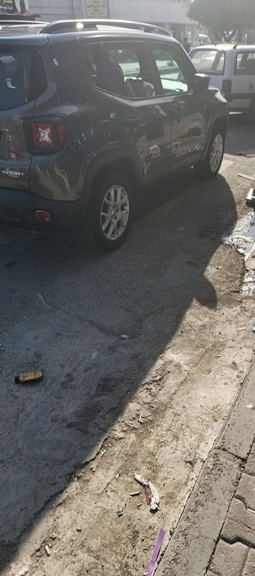 السلام عليكم للبيع جيب رينكد ٢٠١٩
سياره حادثهه فقط باب السائق وباب الخلفي ومبدل بلادي شركه وطخه بل جاملغ السايق 
كير محرك بشرط تخم تاير جديد صدر كله بشرط 
مابيهه كل نقص 
***********
السعر١٠٨
