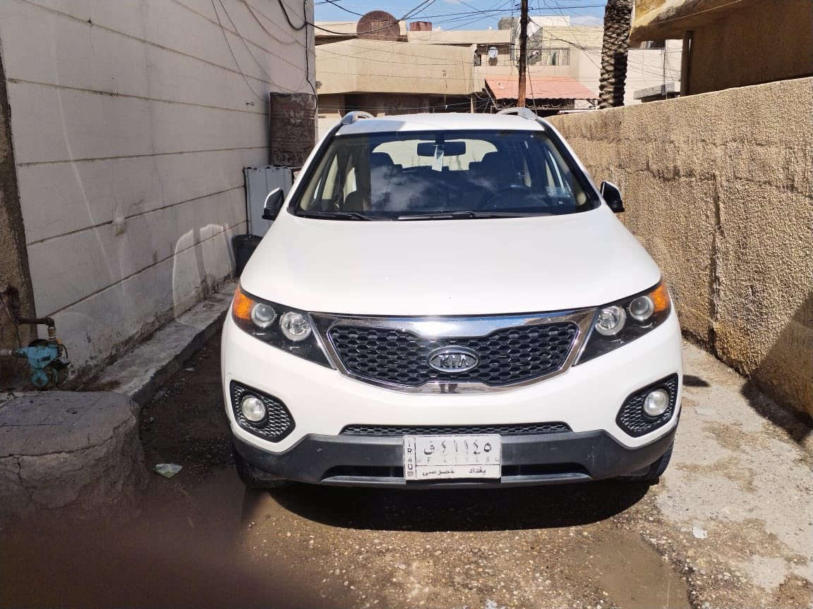 سورنتو موديل 2012 خليجي 
ماشيه 184 
محرك 2400 دوش 
نص فول 
بصمة ابواب 
تشغيل بصمه
رقم بغداد
تحويل ثاني يوم
*********** للاتصال والاستفسار 
مكانها الغزاليه 
سياره جديده وما متعوبه
