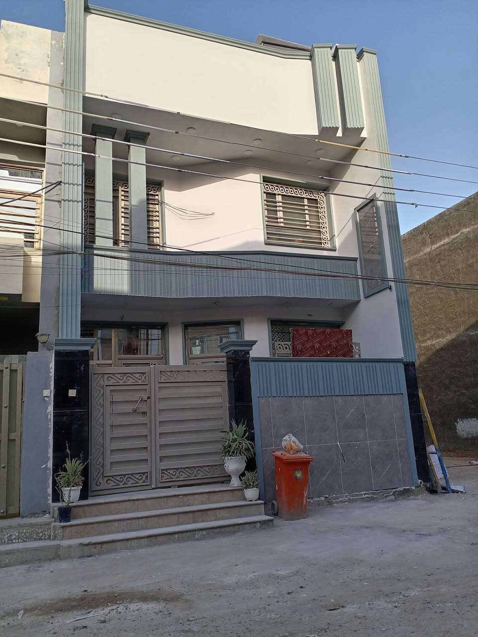 كادر مصري درجه اولي واستلام مهندس
صقل 6 
تشميع خارجي 3.5
تشميع داخلي 2
جراره 4.5
 تصفير ليزر واستلام مهندس 8 
واجهات قطعي 
***********
