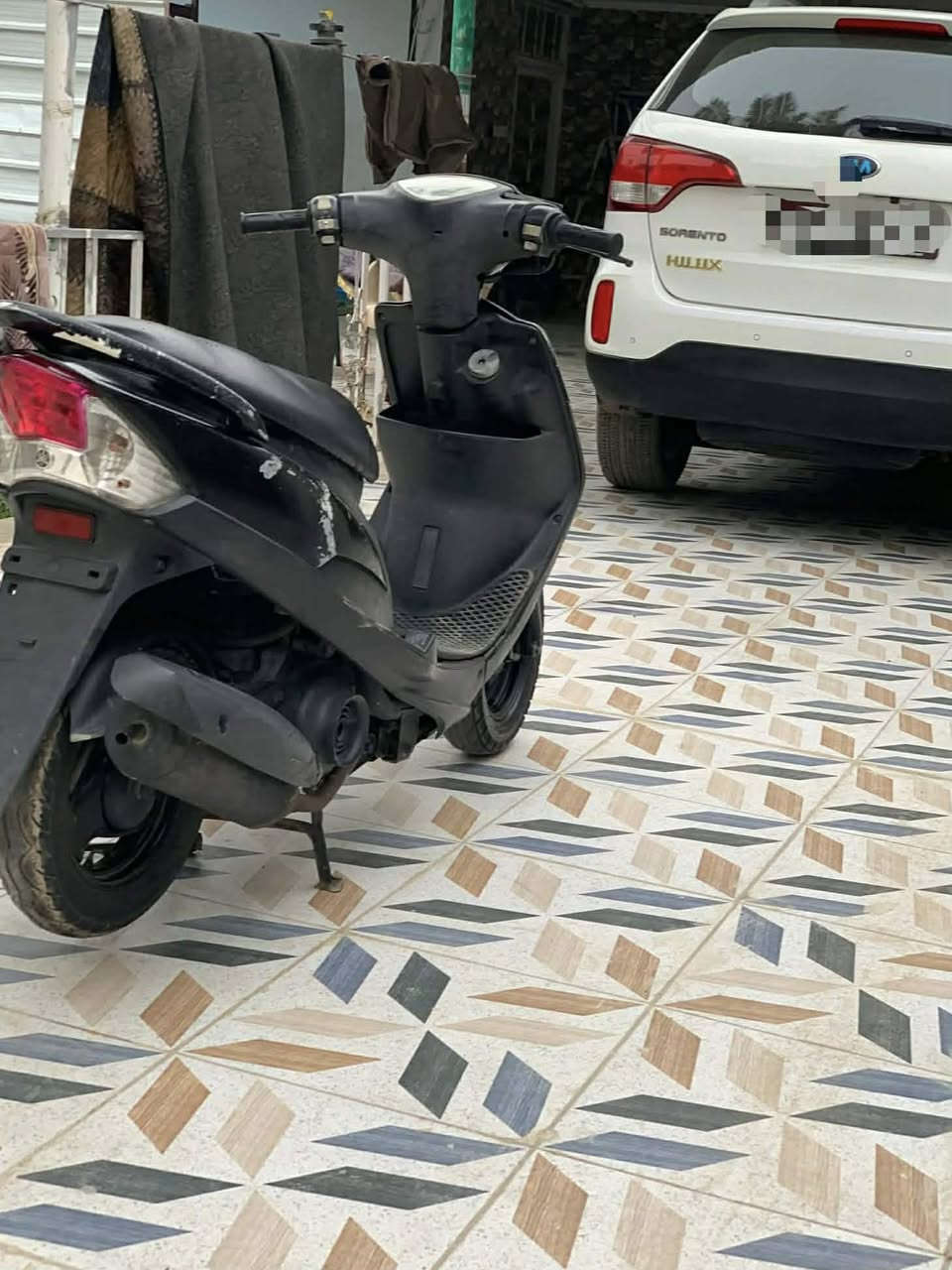 السلام عليكم للبيع دراجه ماكس عدله مال رمبه  السعر 700 وبيه مجال  الدراجه ختم واحد المكان الدوره هورجب الرقم ***********
