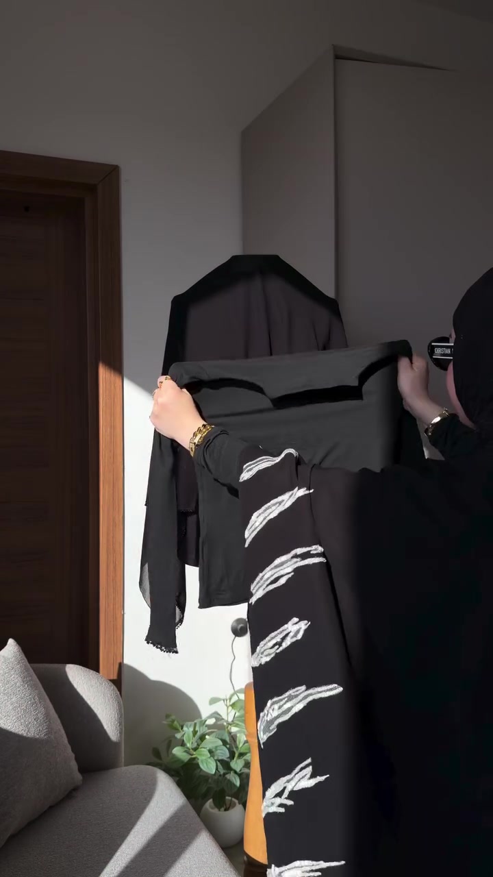 ⁨	⁨	⁨	سيت هاينك وربطة من شغلنا الخاص السواد قحم دبل صبغ 💖
تلبسي داخل العبايه او بالمجالس الحسينيه كلش مرتب وراقي وسعره مناشب💖
قياس الهاينك فري سايز💗

صُممت لتمنحكِ أناقة مختلفة بكل تفاصيلها 
للحجز راسلي الصفحه✅⁩⁩⁩


**إذا كنت صاحب هذا الإعلان وتريد حذفه لأي سبب، رجاءا أرسل رسالة إلى الدعم الفني**