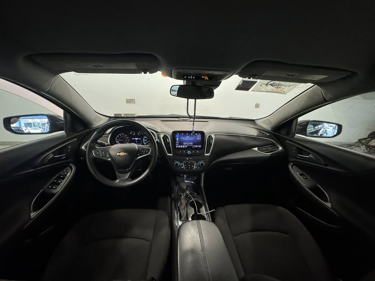 ماليبو 2023
مواصفات LT2
ضررها بسيط مثل ما موضح بالصور فقط ٤ قطع بدون دواخل
 1G1ZD5ST4PF208706
سعر 110 ومجال قليل
مكانها دهوك 
***********
***********
