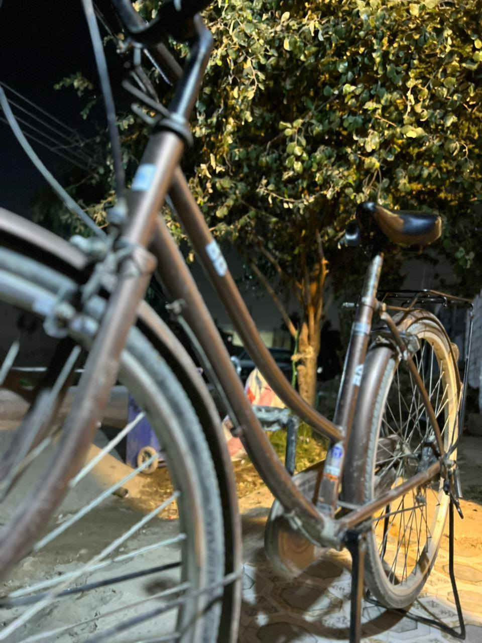 السلام عليكم ورحمه الله وبركاته اخواني الكرام توفر عدنة بيسكل BDموديل2016بي جرد قليل ومبدل ويل 2010  خواني لعزأ شراي راسلني خاص مو شراي لا تعبنة هاذا لرقم بي واتساب788 323 1398 العنوان قضأ الشطرة حي الزهور ✋🏼


**إذا كنت صاحب هذا الإعلان وتريد حذفه لأي سبب، رجاءا أرسل رسالة إلى الدعم الفني**