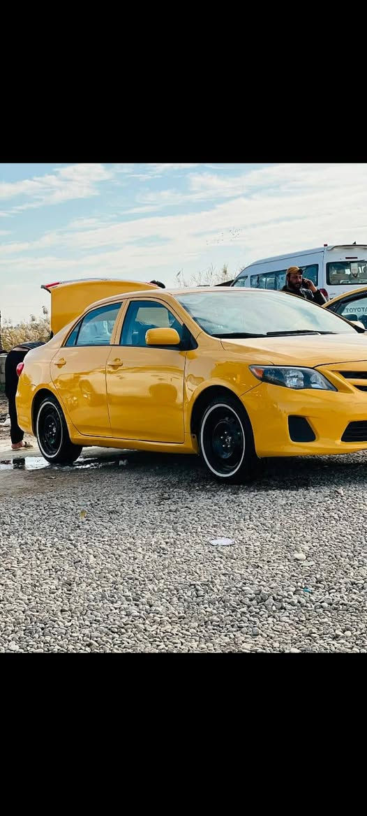 السلام عليكم  كورله 2012رقم بغداد تحويل مباشر هيئه غرامات مصفره مكينه ١٩صدر خلفي أمامي جديد صبغه جديده وتايرات خط أبيض جديد تبريد تتفئه تبريد شغال حادثها فقط بس بونيد بدون دواخل شوصي لغود كفاله ***********
