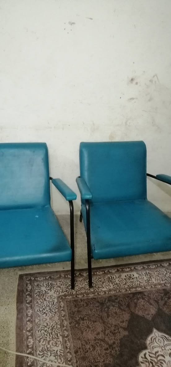 السلام عليكم تخم جلد تركي ثقيل مصاطب ٢ وكراسي ٢ بغداد حي القاهره ***********
