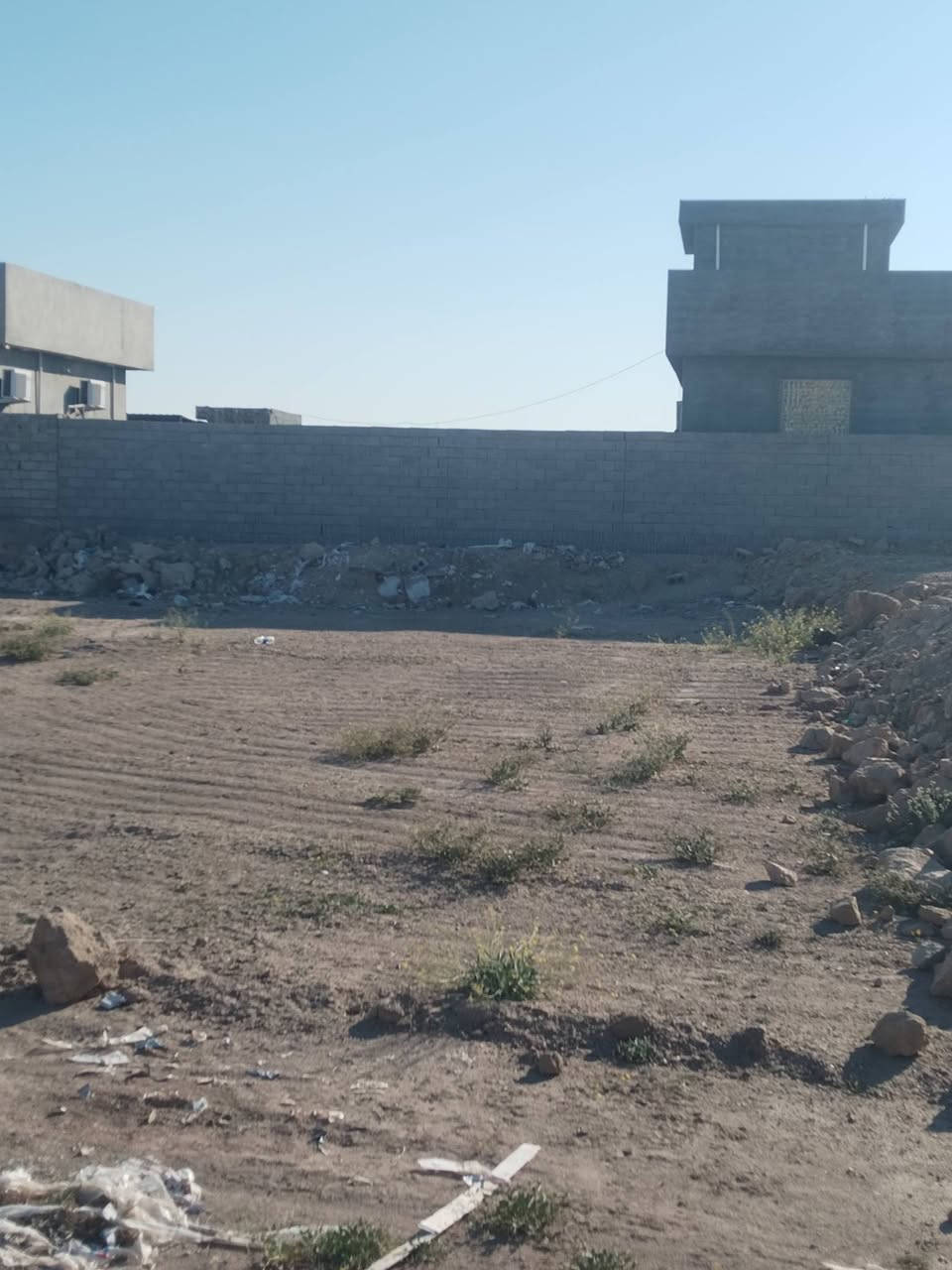 السلام عليكم
الشهابي مقاطعه 13 
قطعه مساحه 300متر على شارع 10 متر 
قريبه عل الشارع العام تبعد 50 متر
بظهر بيوت مرضي الزوبعي
واصله ماء وكهرباء
للعلم ماء من معمل السمنت 
***********
***********
